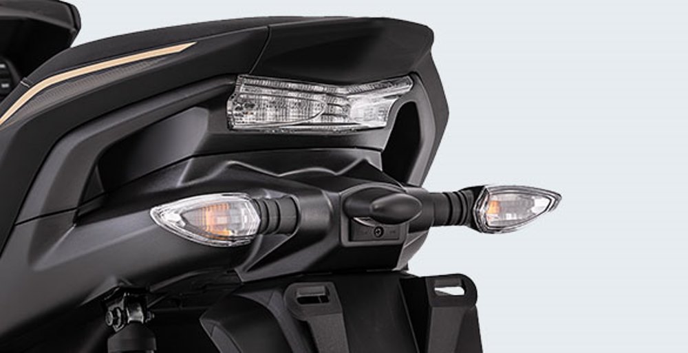 Sporty Integrated Rear Handle Grip